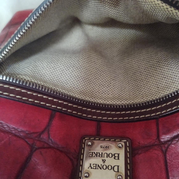 🚨Dooney & Bourke shoulder purse(T6) - Picture 2 of 16